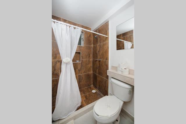 Aqua Terra - Quiet Condo For 4 Плая дел Кармен Екстериор снимка