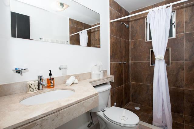Aqua Terra - Quiet Condo For 4 Плая дел Кармен Екстериор снимка