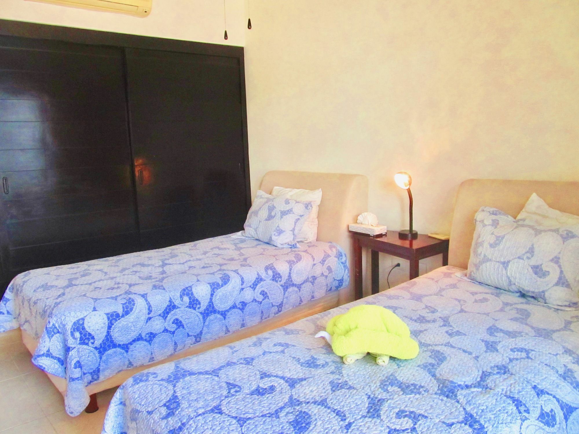 Aqua Terra - Quiet Condo For 4 Плая дел Кармен Екстериор снимка