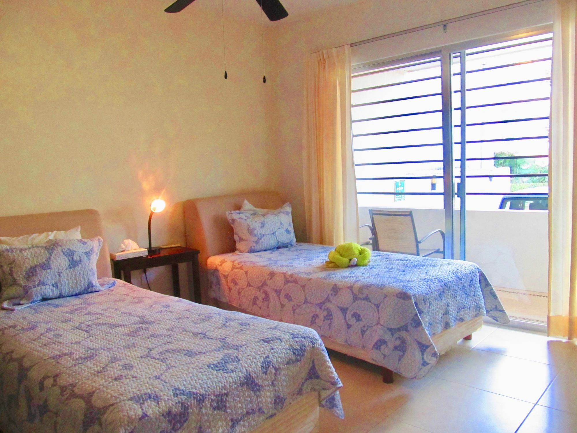 Aqua Terra - Quiet Condo For 4 Плая дел Кармен Екстериор снимка
